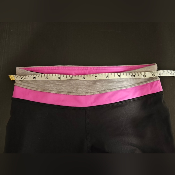 Lululemmon Run Inspire Crop II Black And Paris Pink leggings - Picture 10 of 10
